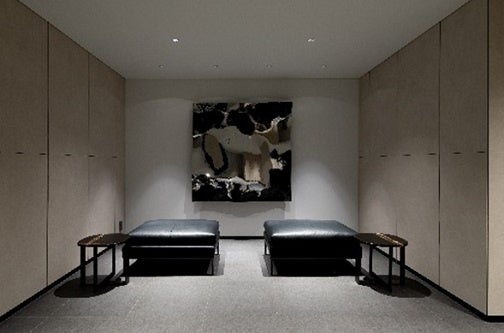 ホールに設けたアートが、潤いと揺らぎを表現し、住まう人に安らぎを与えます。