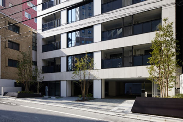 エントランス正面外観