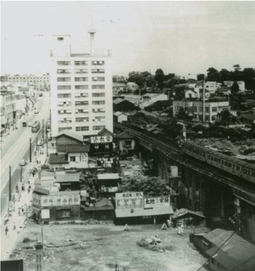 1953年竣工当時の宮益坂ビルディング  出典：白根記念渋谷区郷土博物館