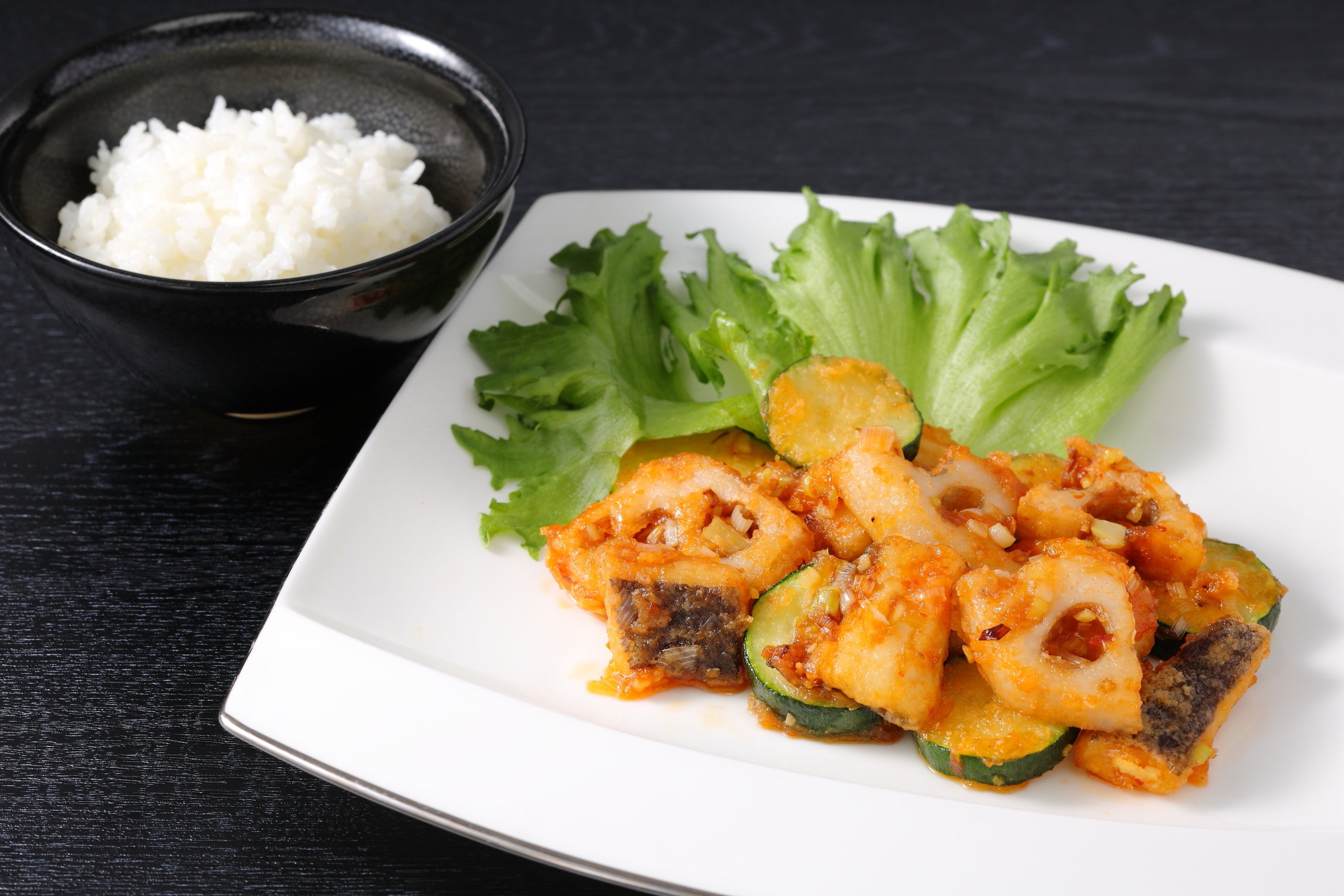 プロを目指す学生部門　農林水産大臣賞受賞　 「カレイとれんこんのチリソース」 （服部栄養専門学校　山﨑 大輝さん）