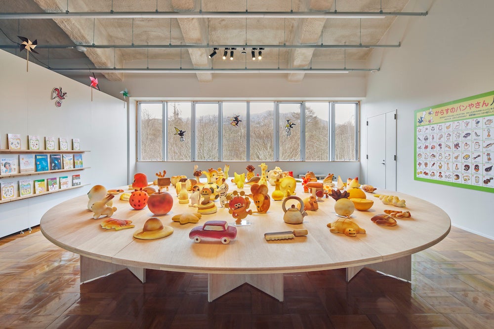 絵本『からすのパンやさん』（作：かこさとし／偕成社刊）より　撮影：吉次史成