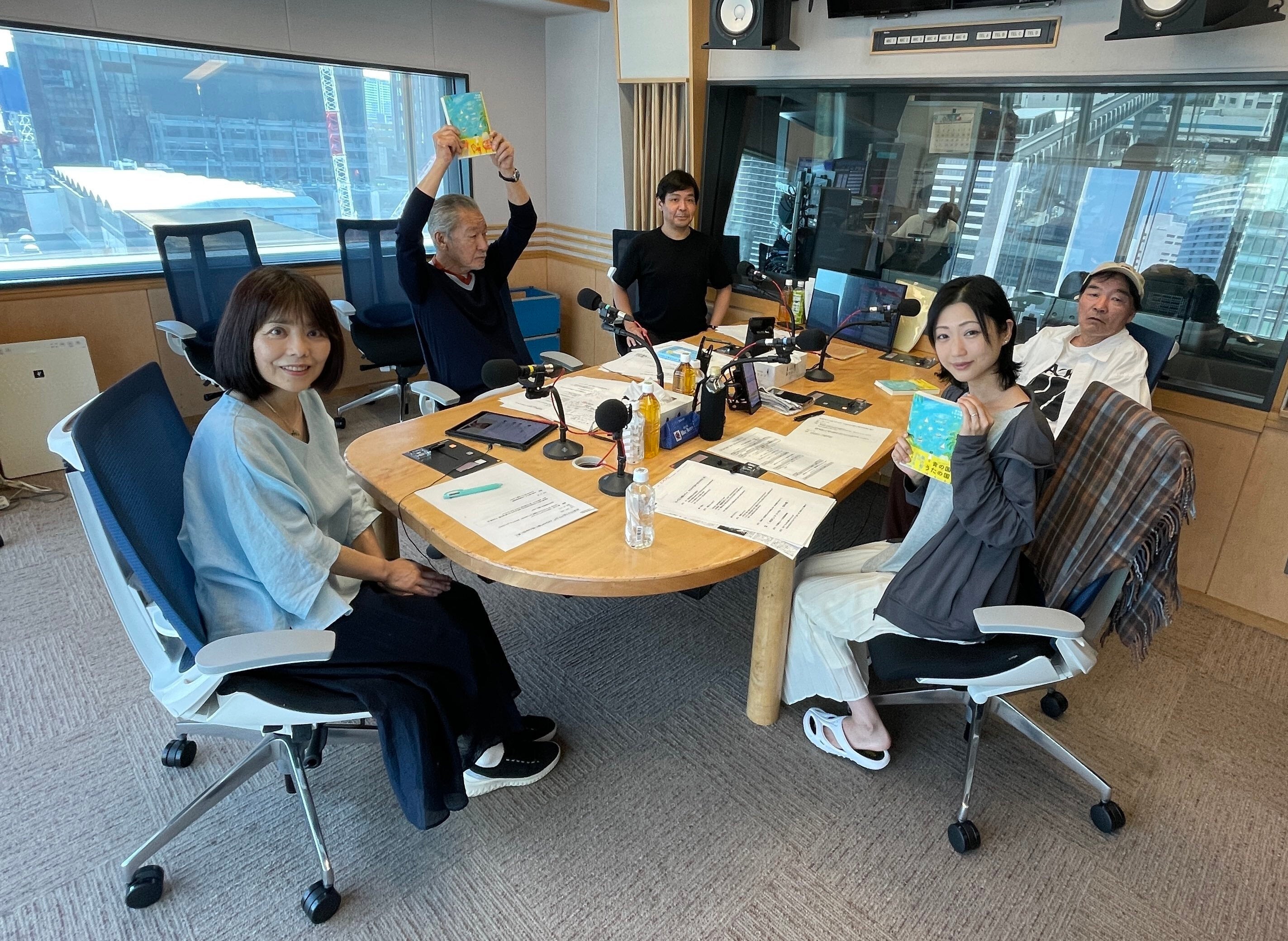 左奥から）砂山アナ、大竹まこと、俵万智、壇蜜、きたろう