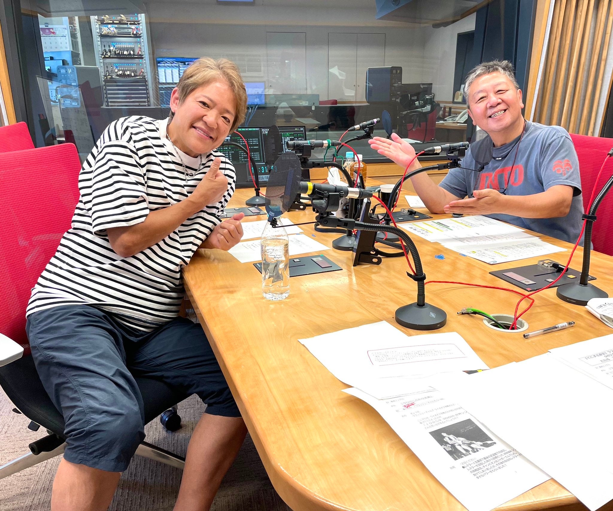 左から）ライオネス飛鳥、野村邦丸