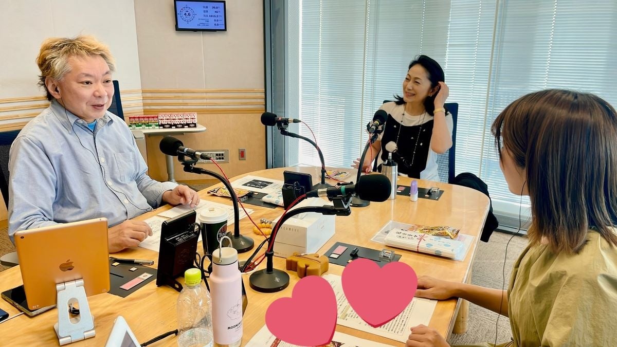 左から）鈴木おさむ、石川さゆり