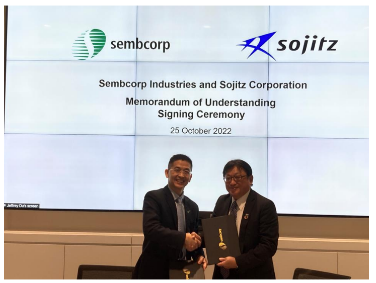 【双日・藤本社長（右）とセムコープ・Wong CEO（左）／調印式にて】