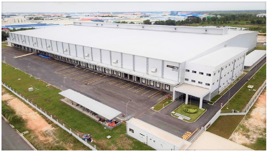 【完成した4温度帯倉庫の外観】