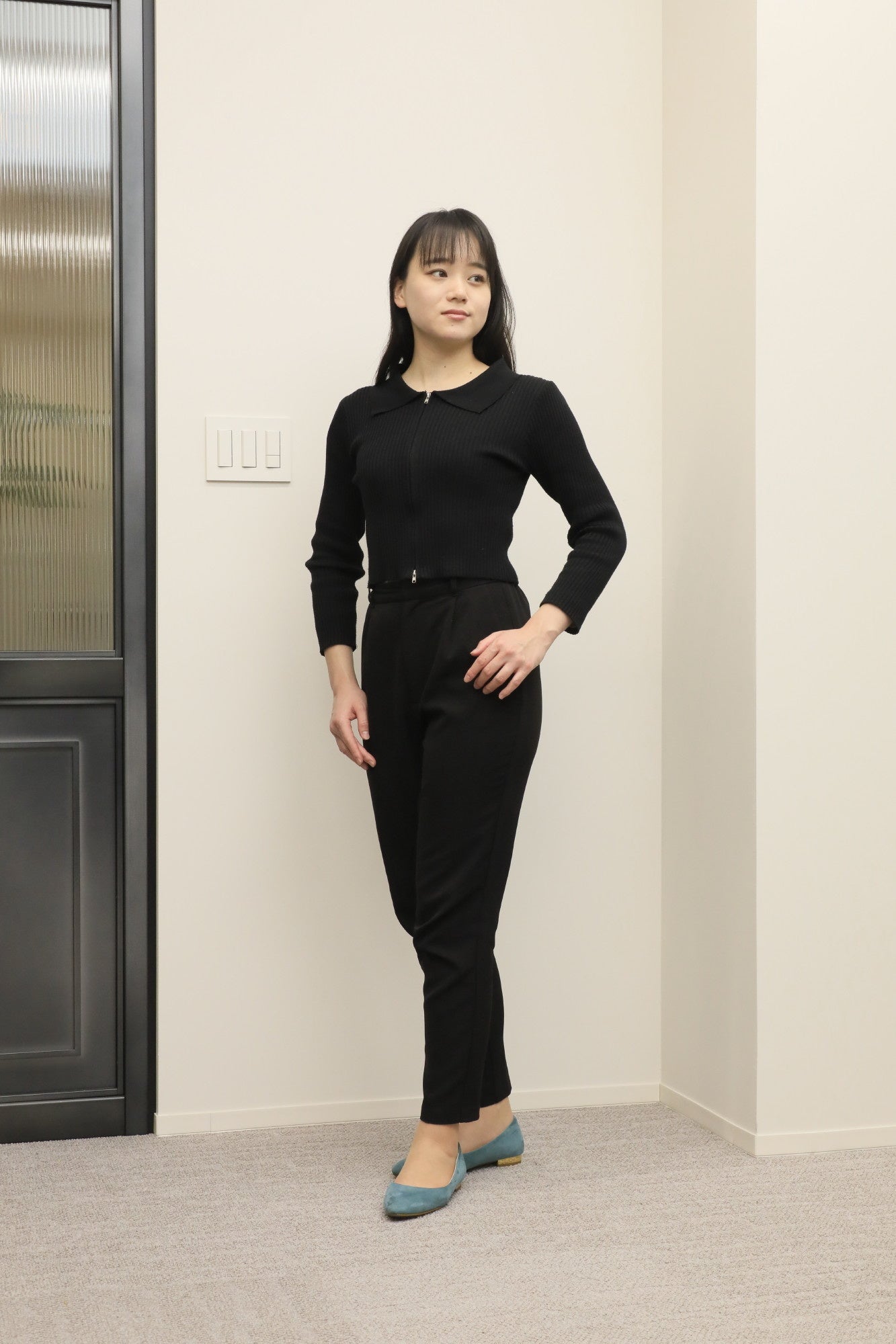 私服にもひびかない構造