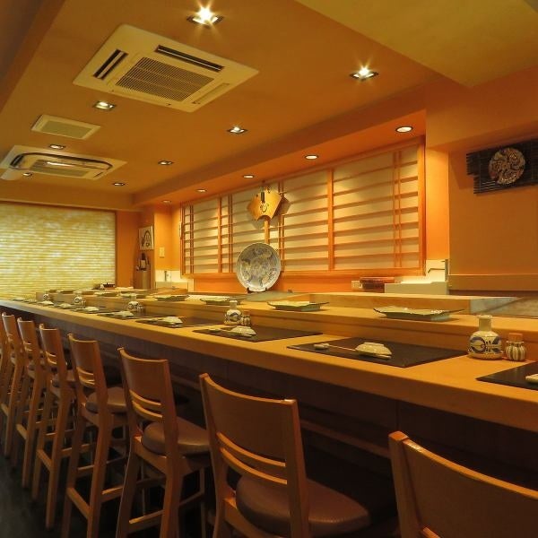 鮨と肴 こばやし 内装