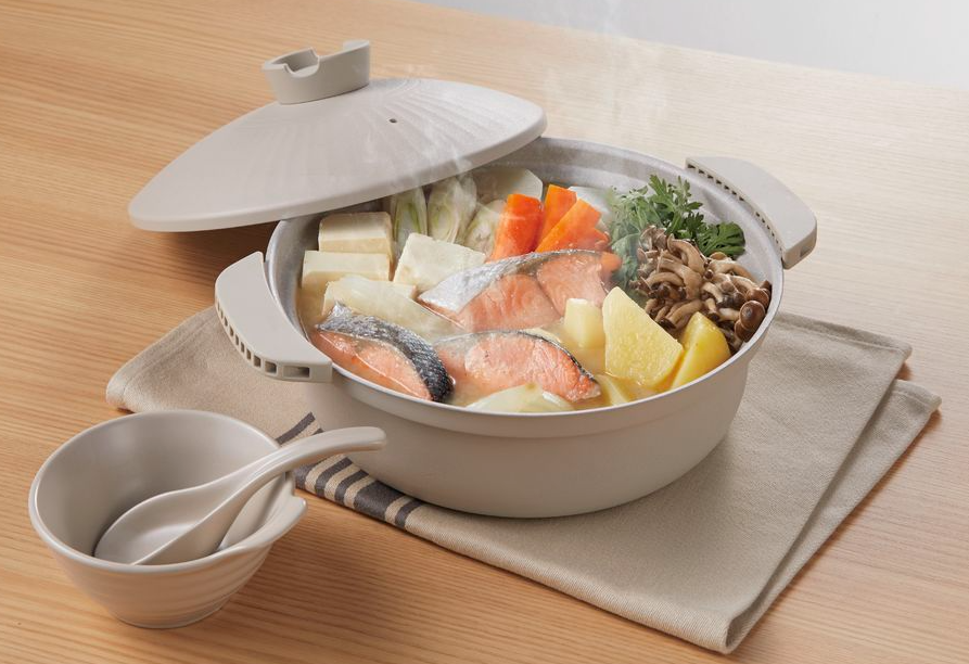衝撃の軽さと使いやすさ！アルミ製土鍋風卓上鍋がリニューアルして今年