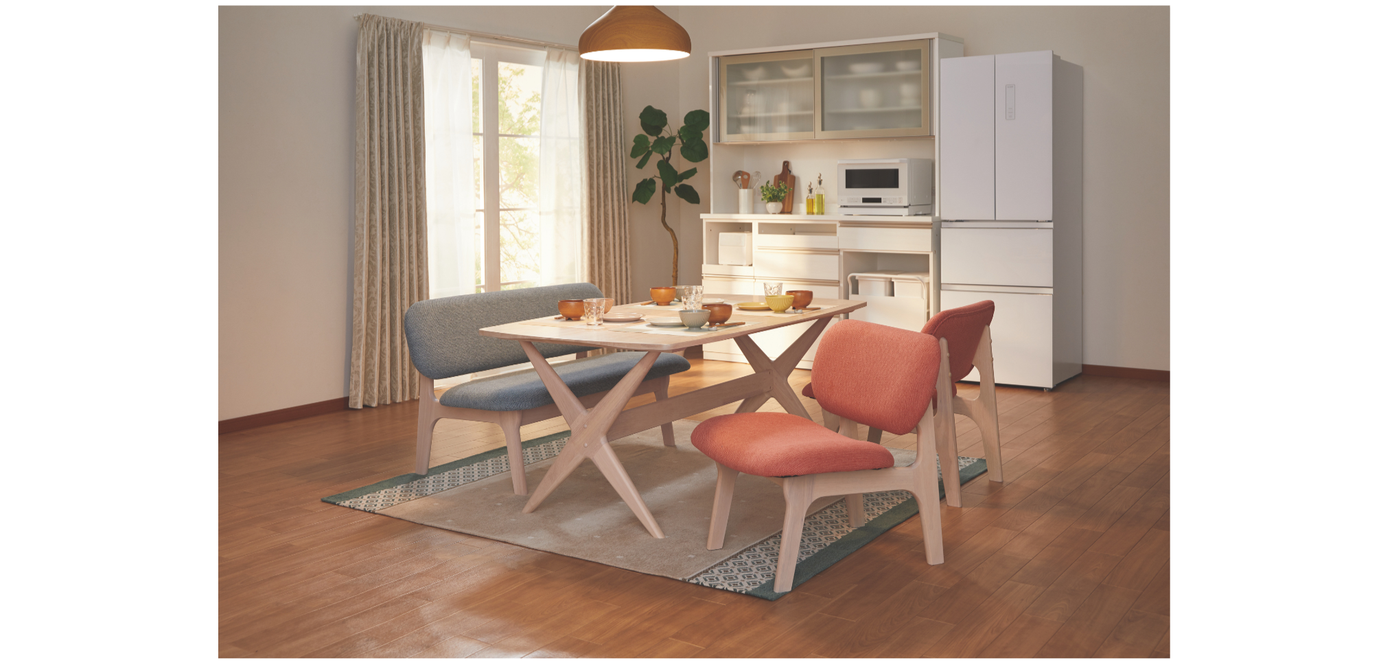 ニトリ　リラックスワイドチェア　椅子 ニトリ リラックスワイド160 天然木のテーブルとベンチチェア、椅子２