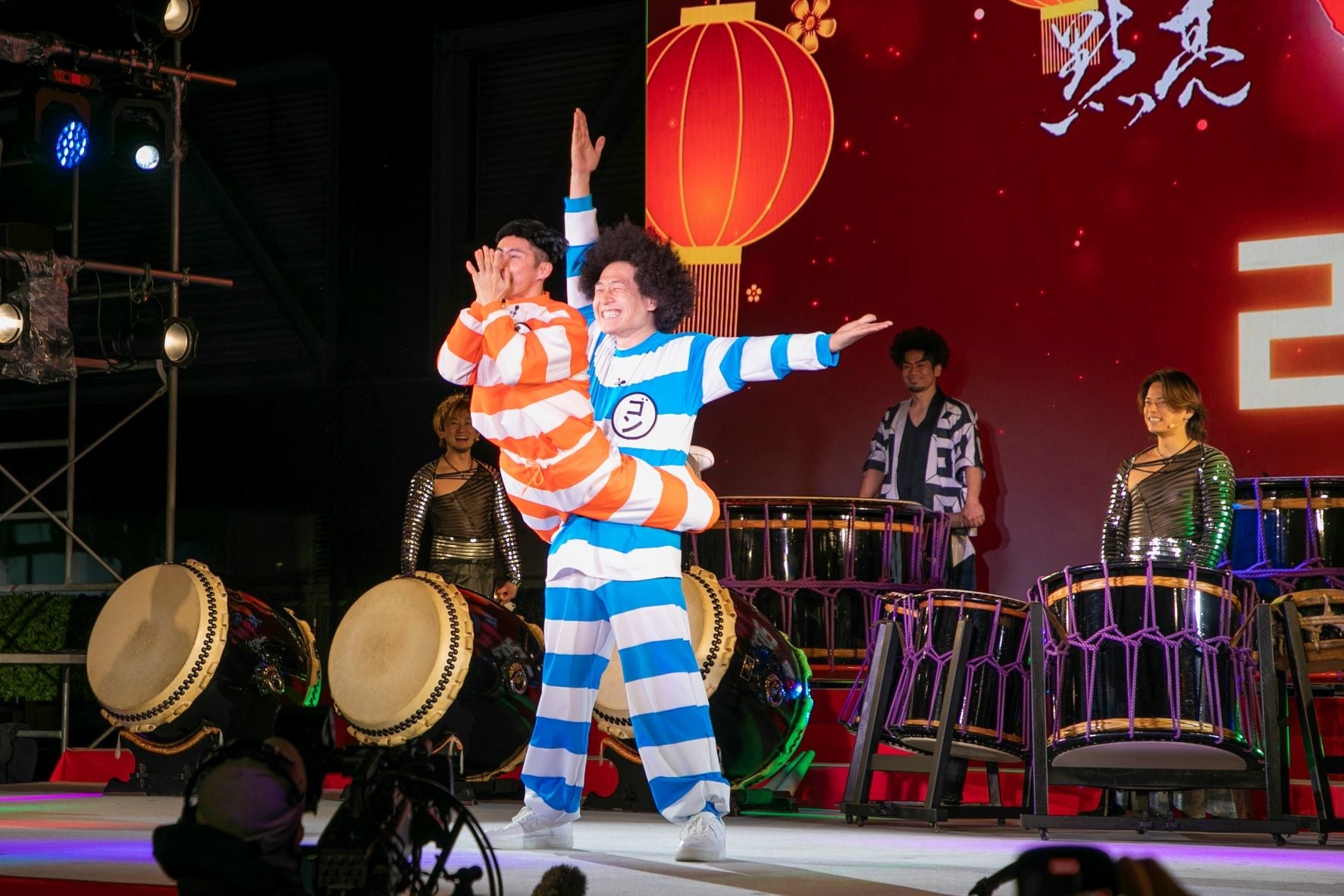 点灯カウントダウンの演出を行ったビックスモールン