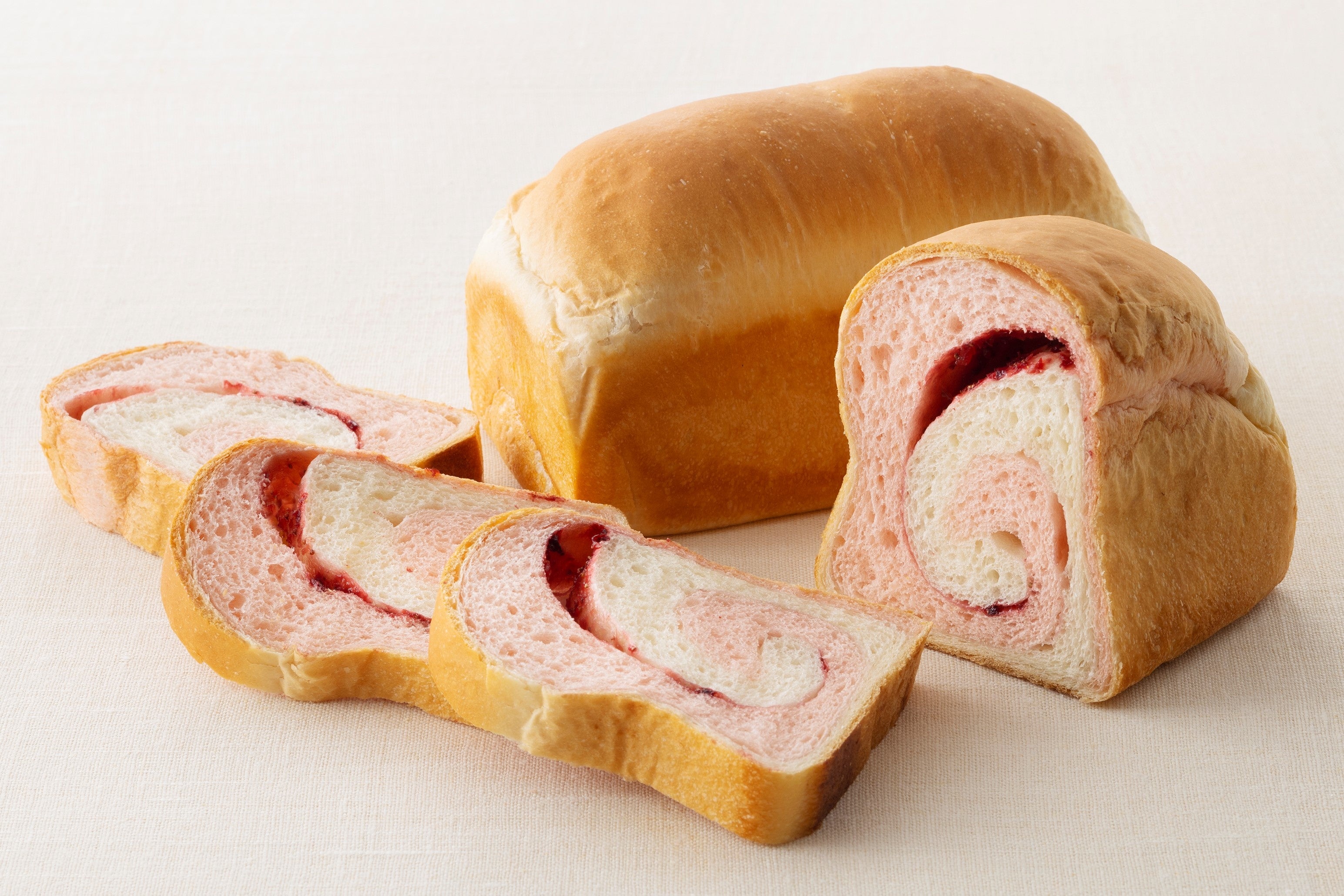 苺ミルクブレッド