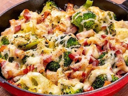 ブロッコリーとベーコンのオーブン焼き