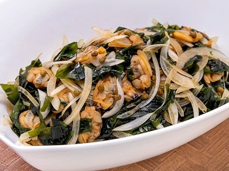 浅蜊とわかめ・玉葱の山椒サラダ