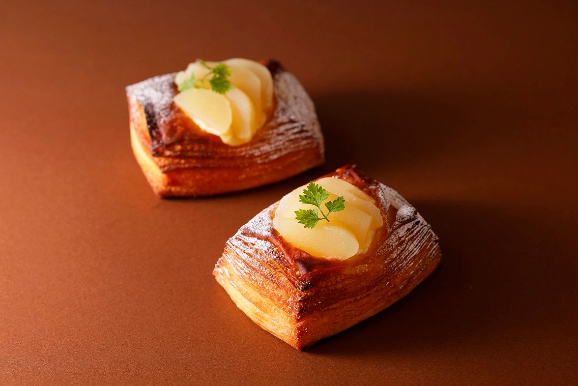 洋梨のデニッシュ　　　　　　　　　　　　　　　　　　　　　  テラスレストラン ピアレ内ケーキコーナー