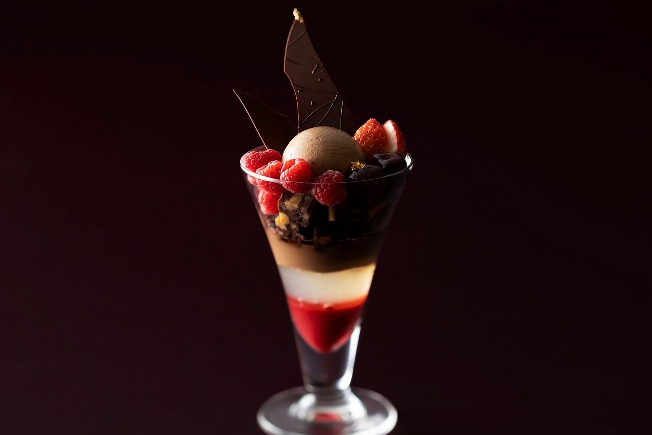 カメルーン産カカオを使用したチョコレートパフェ