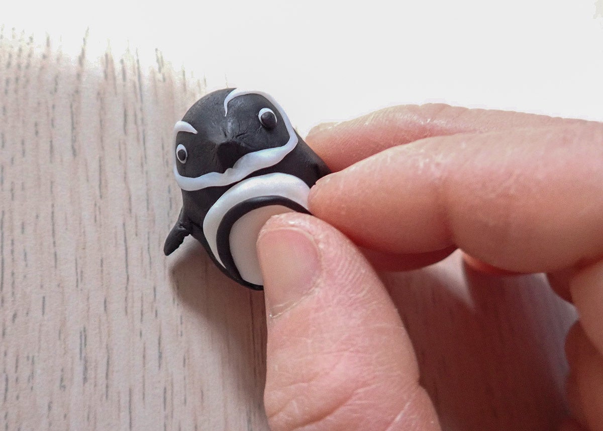 ペンギンフィギュア制作の様子