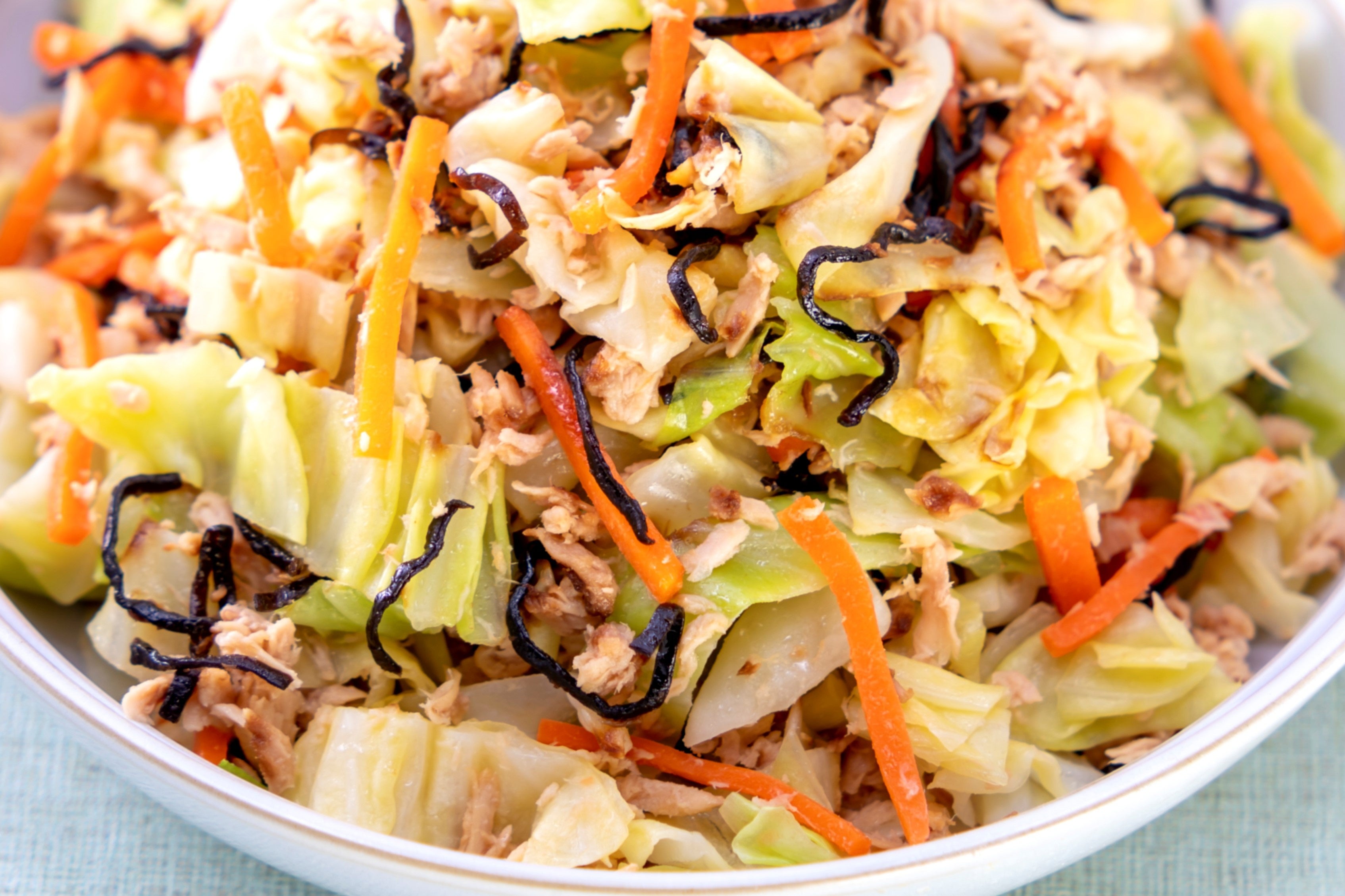 春キャベツとツナの塩昆布和え