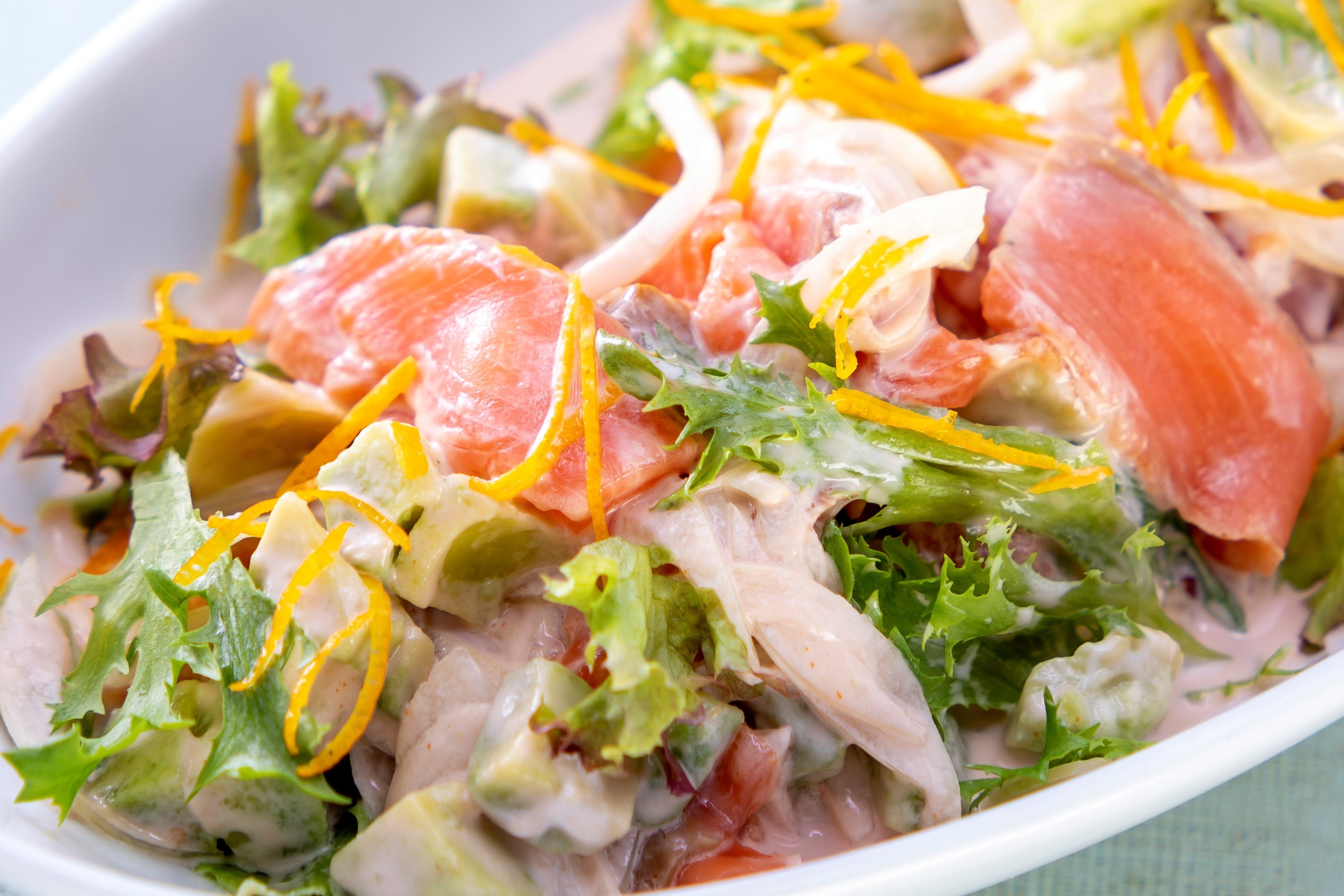 アボカドとスモークサーモンのオレンジ風味