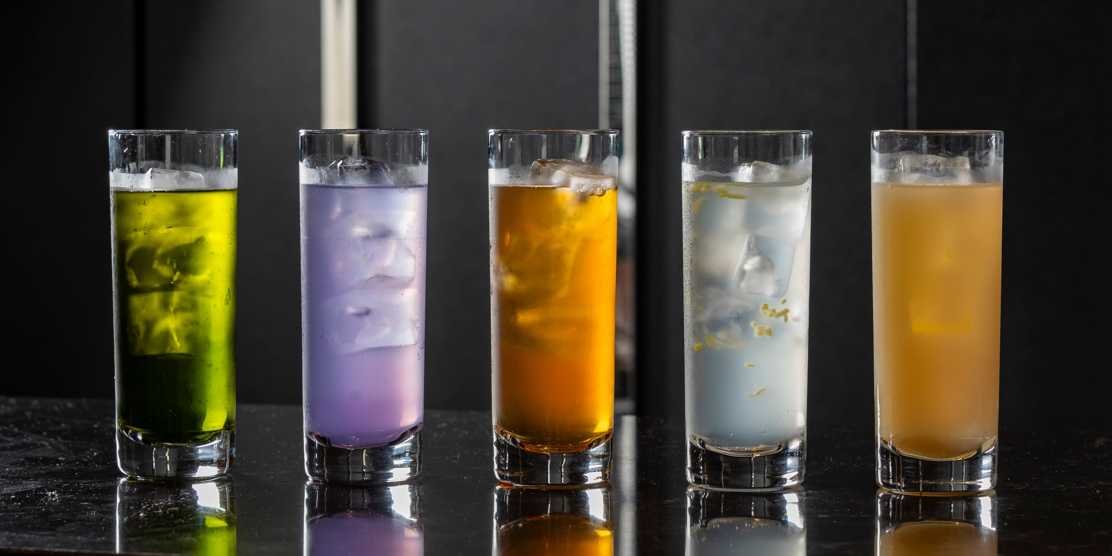 （左から）かぐや姫（京都） 、 加賀浪漫　～百万石～（金沢） 、 ピンクセレナーデ（東京） 、 ピースシンボル（広島） 、 みっくすじゅーすカクテル（大阪）