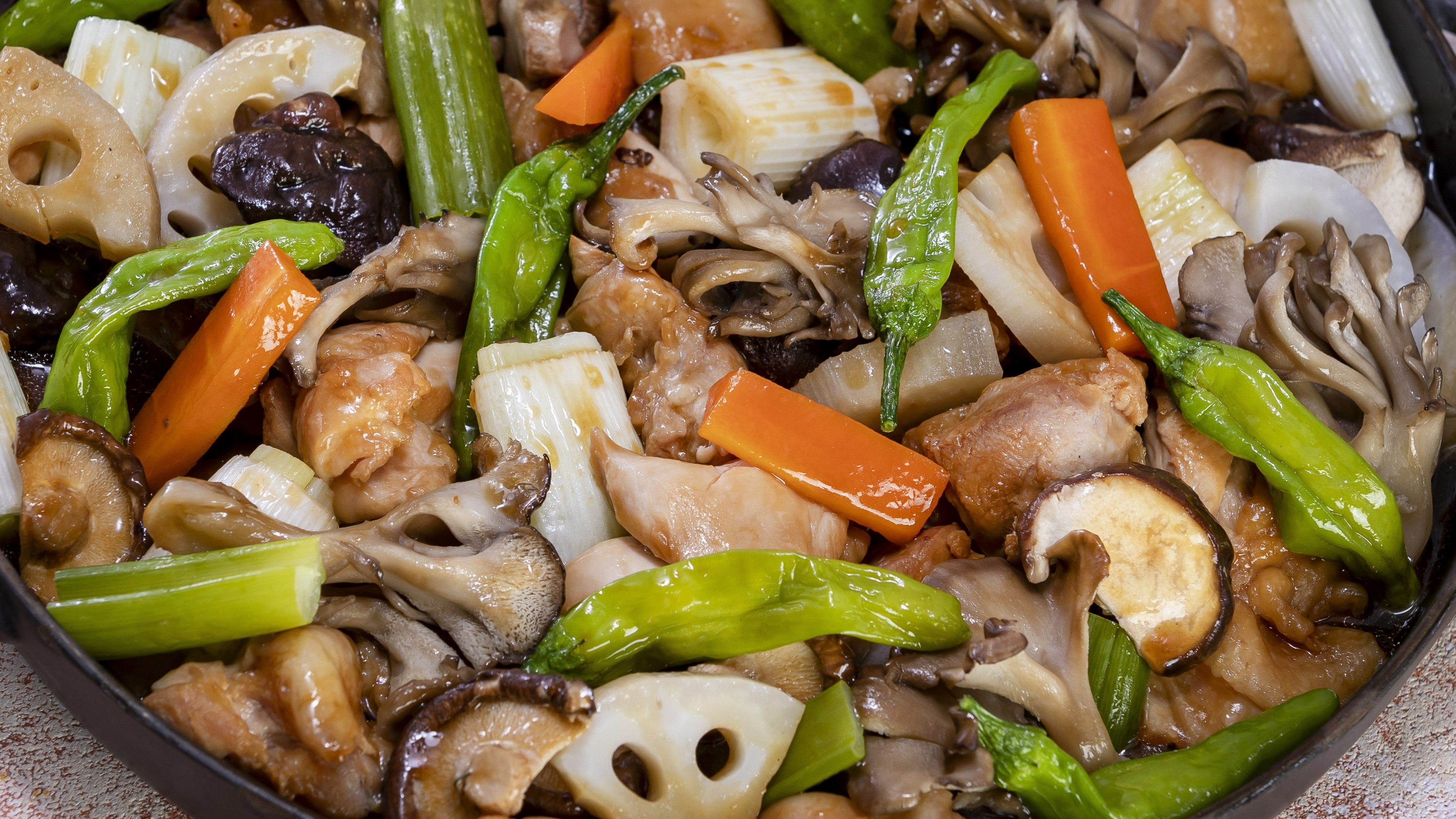 秋野菜と鶏肉のすき焼き