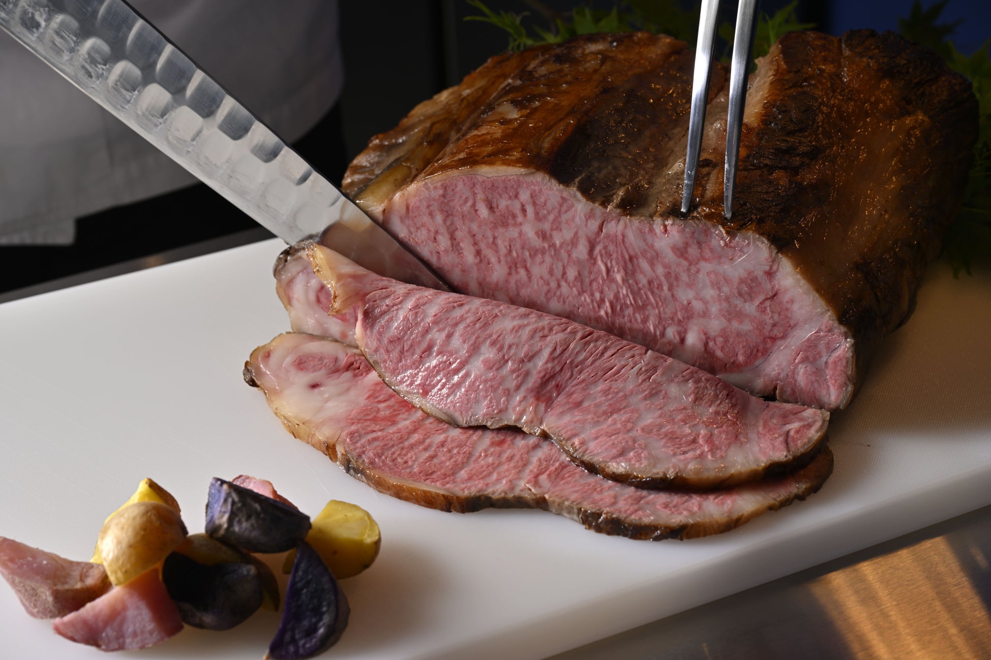 兵庫県産牛肉のローストビーフ(和風ソース)