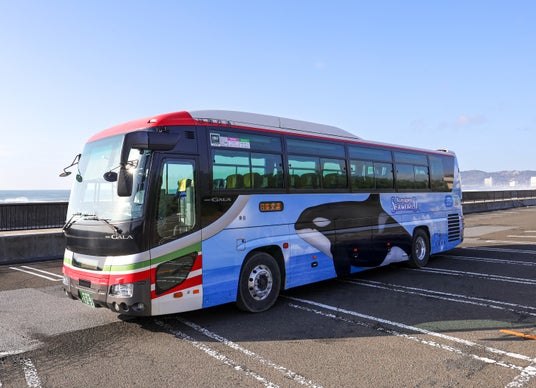 【鴨川シーワールド】東京から鴨川へ、シャチがアクアラインを駆け抜ける!! 高速バス アクシー号にラッピング車両『旅するシャチ』が登場 【鴨川シーワールド】東京から鴨川へ、シャチがアクアラインを駆け抜ける!! 高速バス アクシー号にラッピング車両『旅するシャチ』が登場
