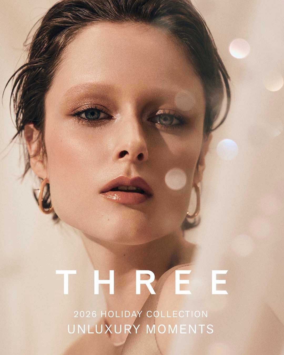 青みハイライトやセラム・イン・パウダーで、滲み出すような冬の静光を。THREEからホリデーコレクションが限定発売