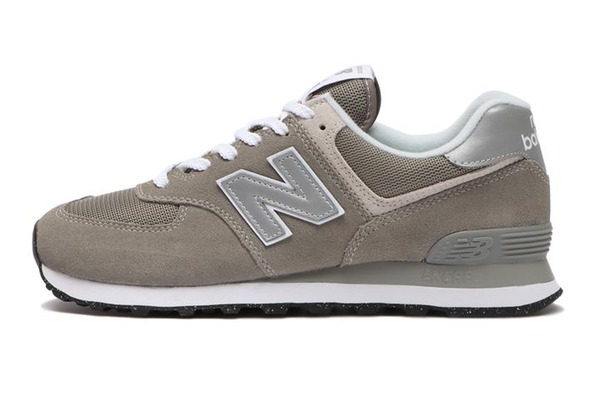 ニューバランスのクラシックモデル「ML574」「MR530」注目のK-POP