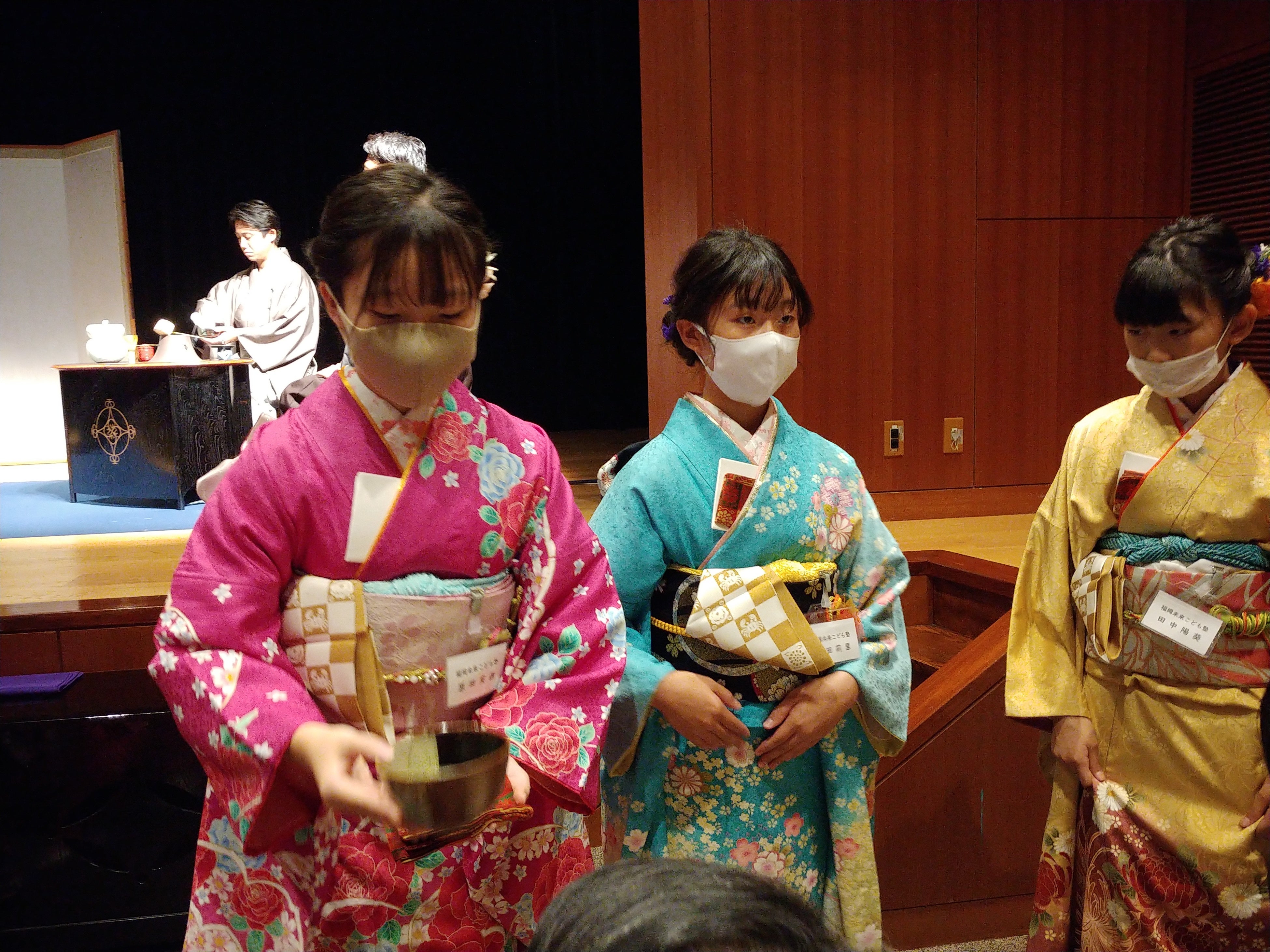 次世代の茶道文化を担う若者も参加いたします。