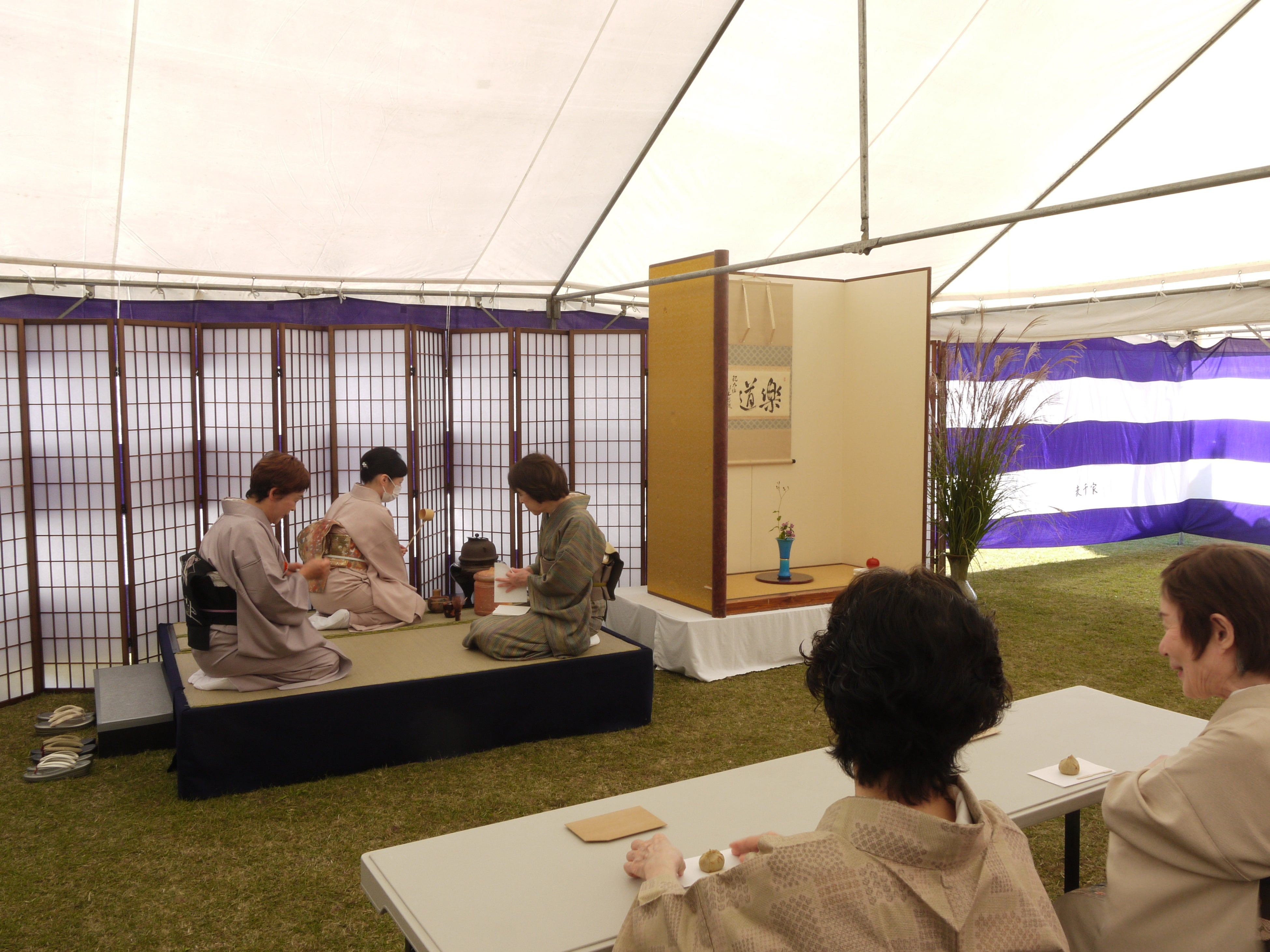 護国神社境内茶席