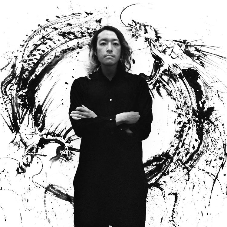 人気墨絵アーティスト・西元祐貴による「墨絵 × 水泳」をテーマとした