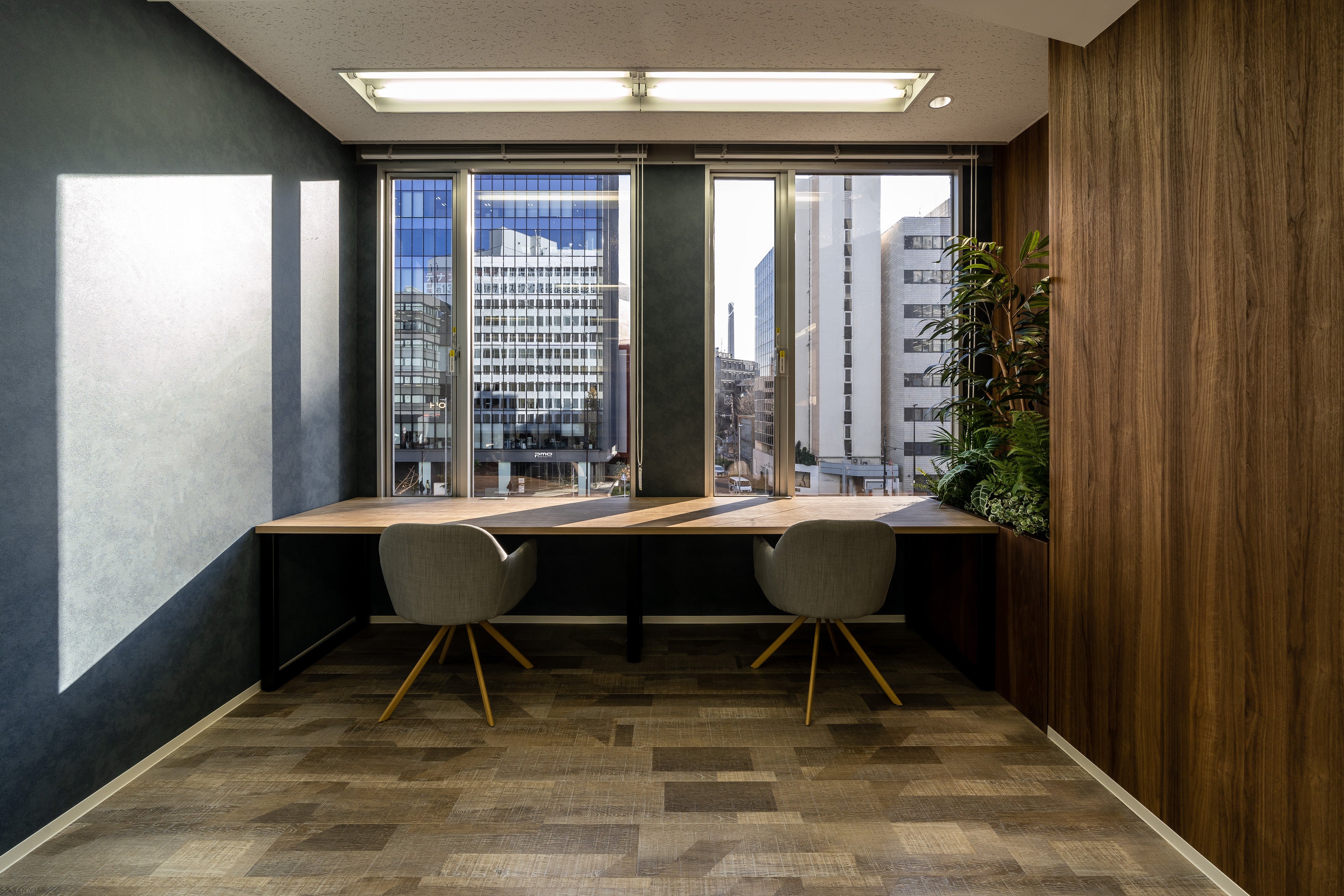 見晴らしの良いカウンター席