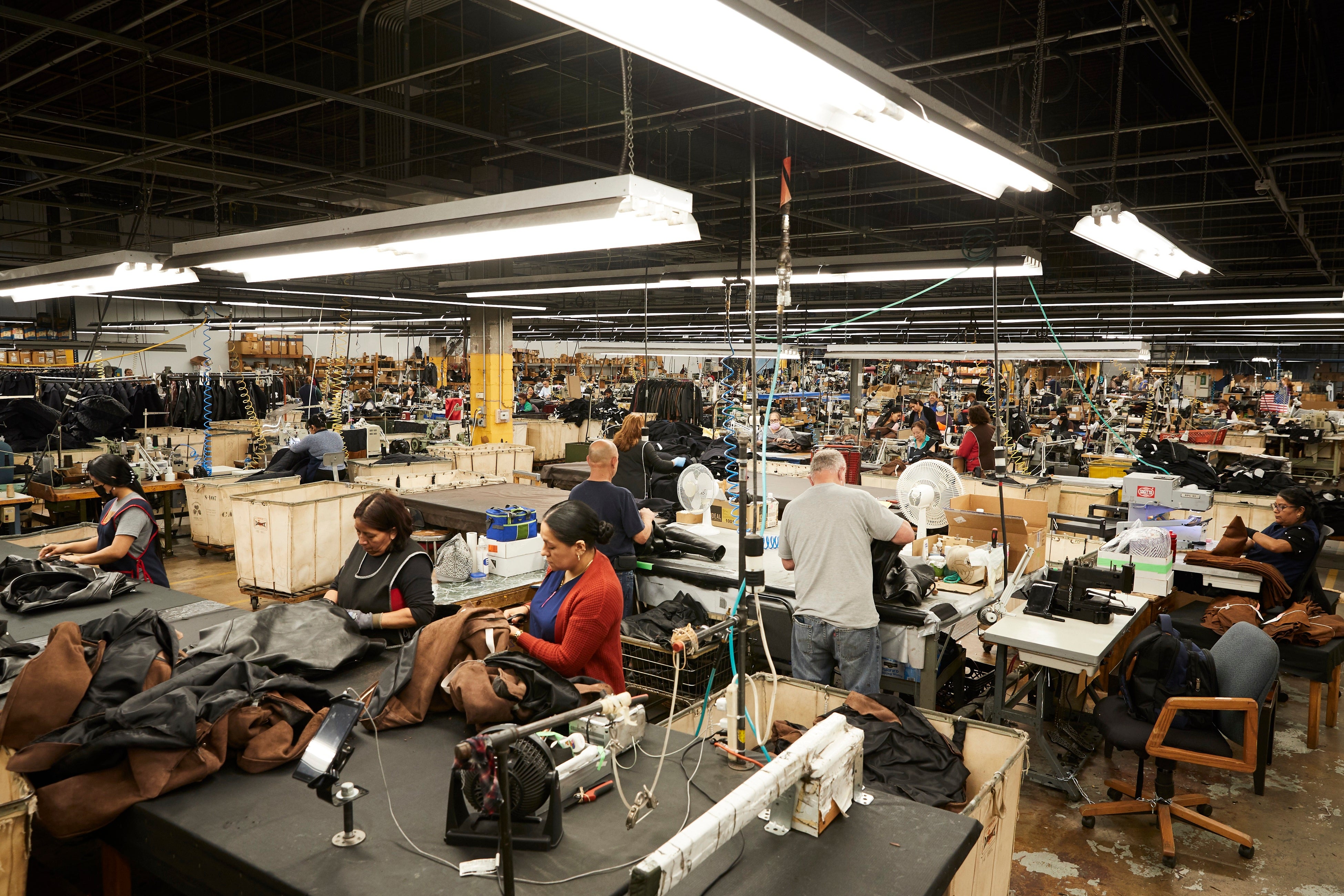 『Lightning』2023年2月号／Schott工場取材