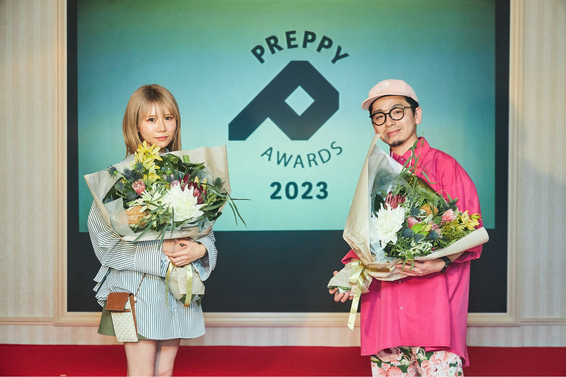 PREPPY AWARDS 2023/リアルトレンド大賞2022 PREPPY部門グランプリ内田聡一郎氏(LECO)【写真右】と、Men’s PREPPY部門グランプリ石井里奈氏(LIPPS hair 渋谷)【写真左】