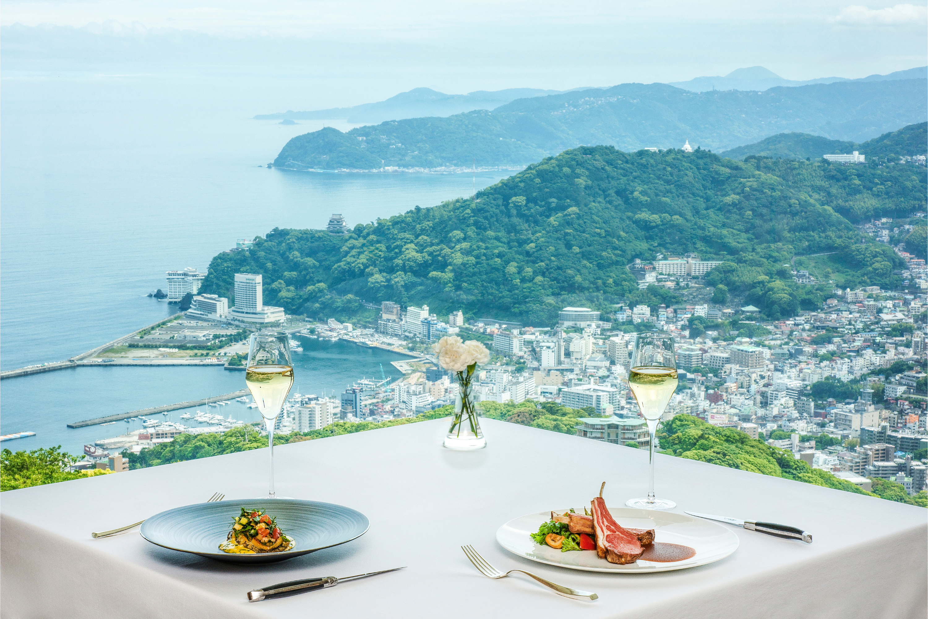 ホテルグランバッハ熱海クレッシェンド| 世界的ラグジュアリーホテルコレクション「Small Luxury Hotels of the World」に加盟