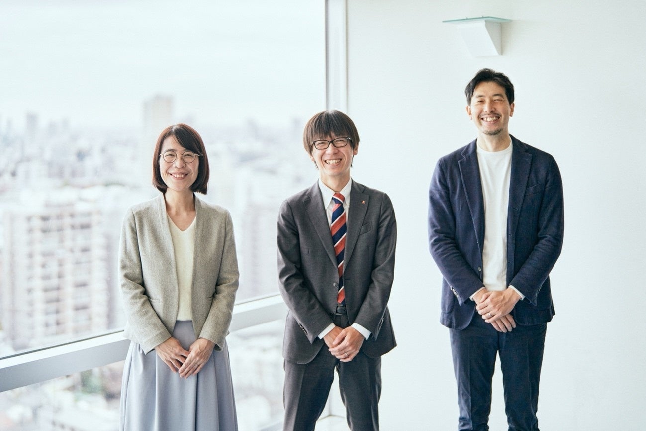 写真左からmichinaru横山、アトムメディカル株式会社 須田様、michinaru菊池