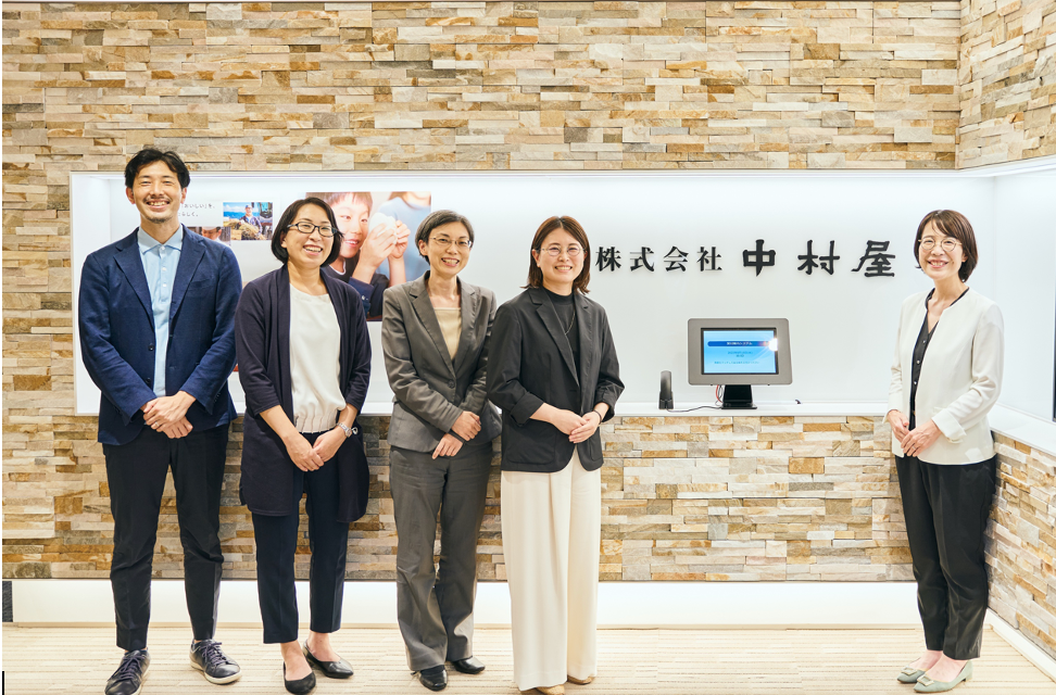 左から　michinaru菊池、中村屋 企業変革室 新川様、河野様、菅様、michinaru横山