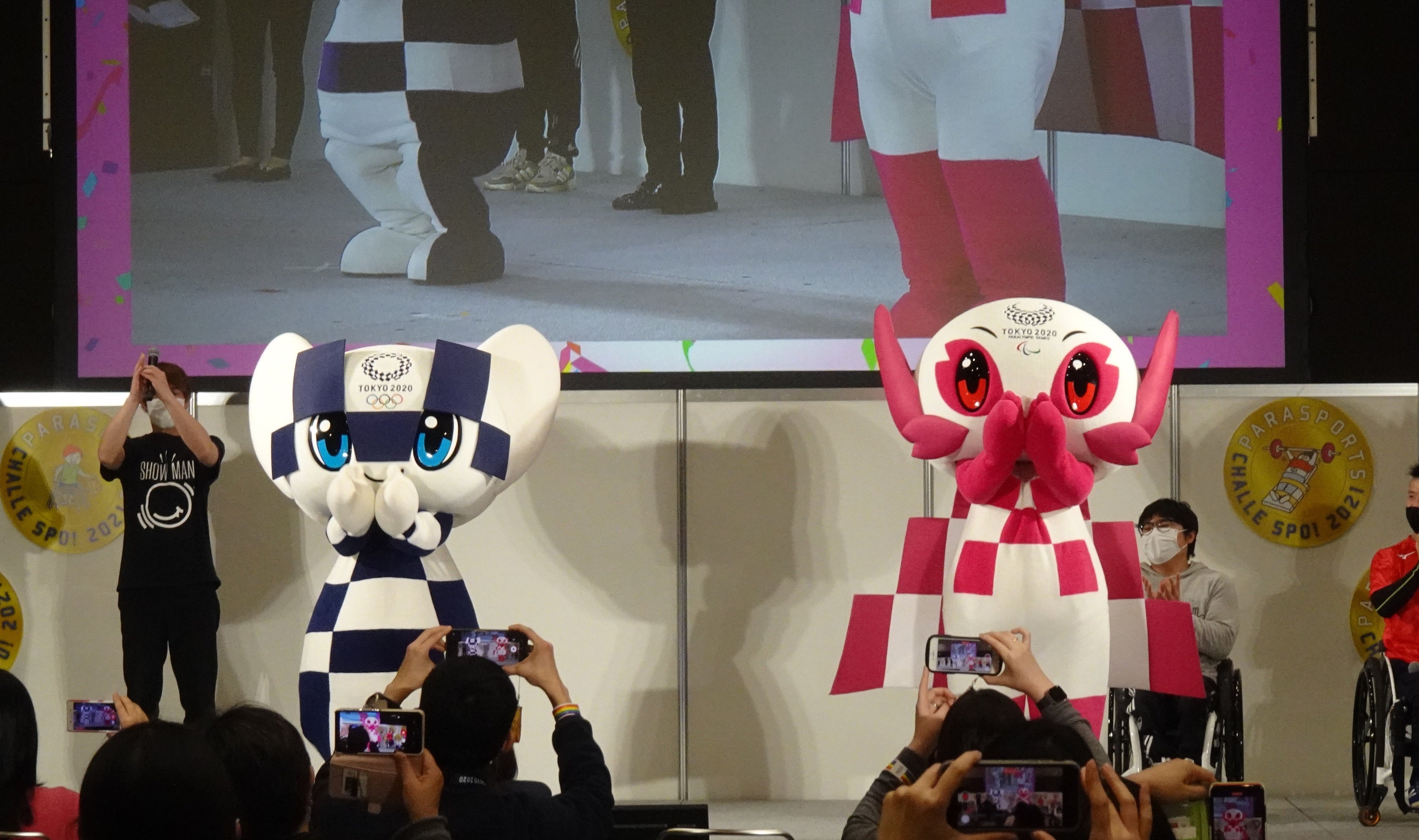 大会マスコットによるダンス