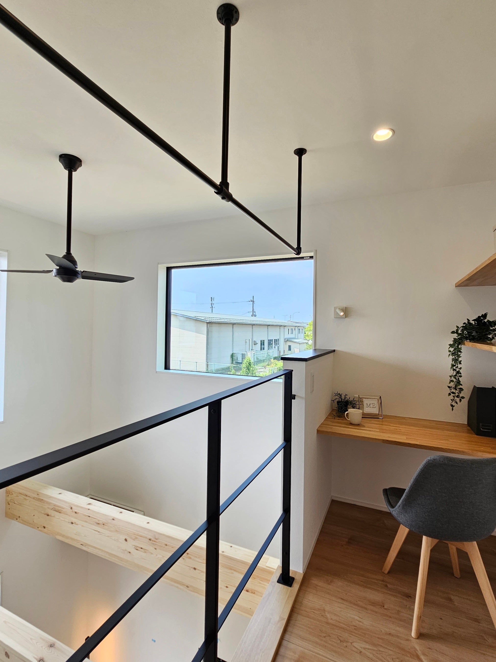 アイアン手すりなどをアクセントにした飽きのこないデザイン