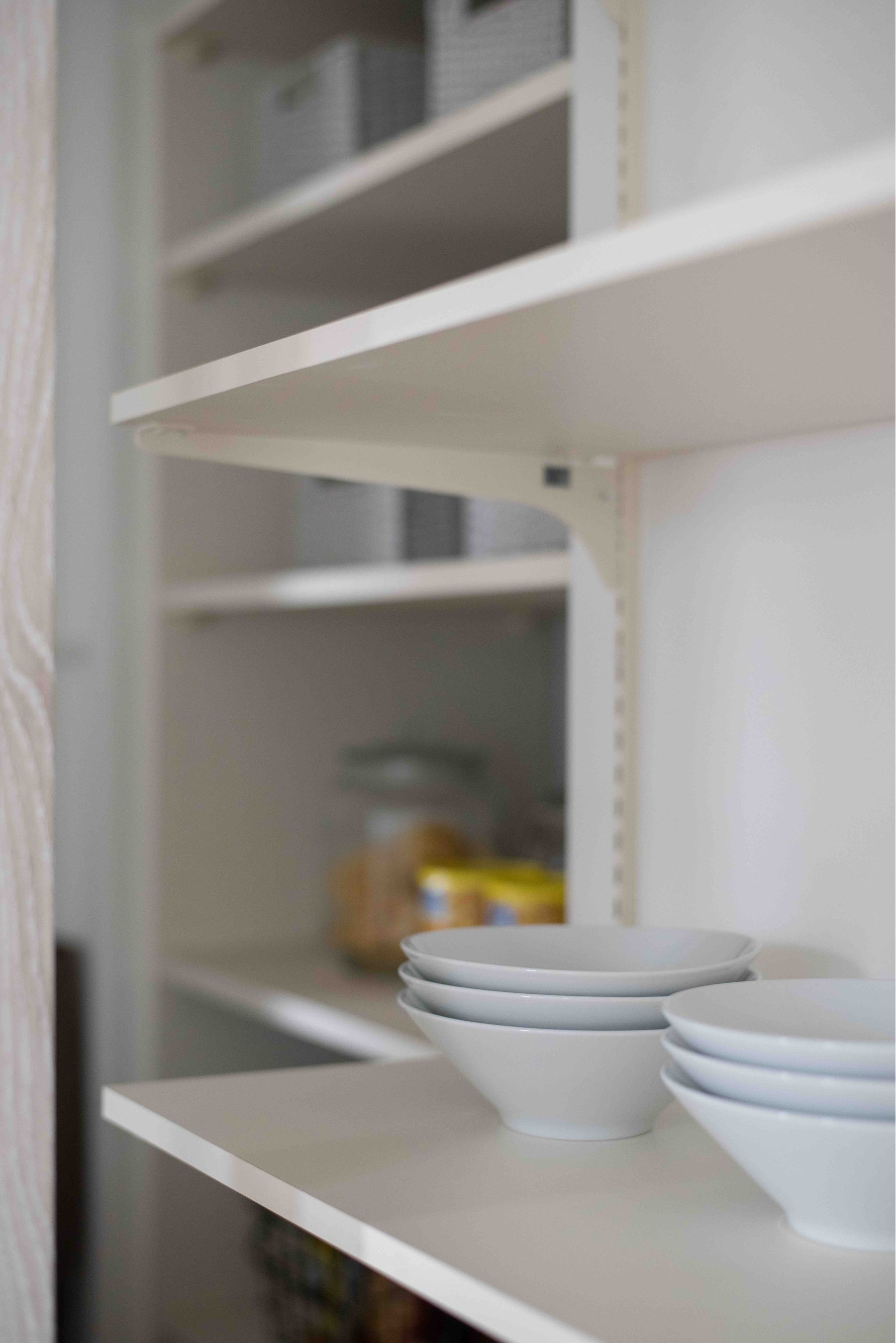 どっちからも使える大型パントリー