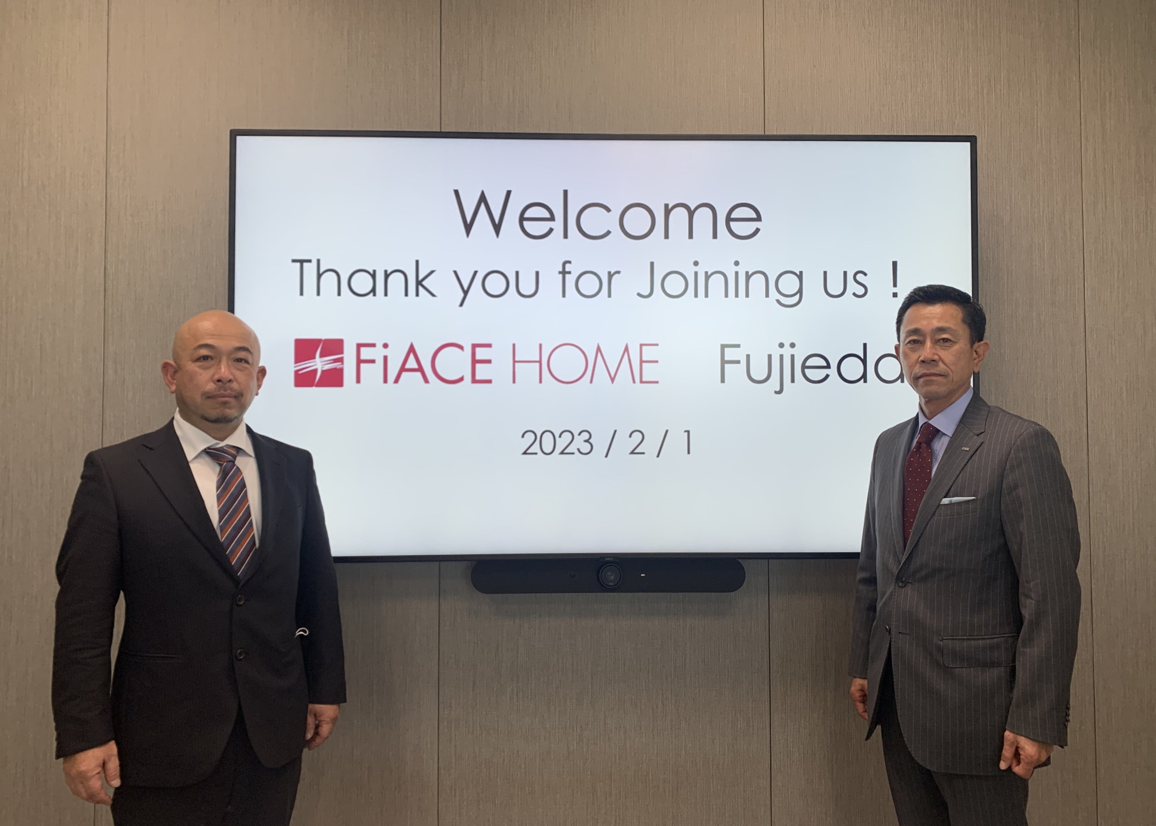 ＳＮＪ 代表者 進士 佳典（左）  ＬＩＸＩＬ住宅研究所 代表取締役社長 加嶋 伸彦（右）