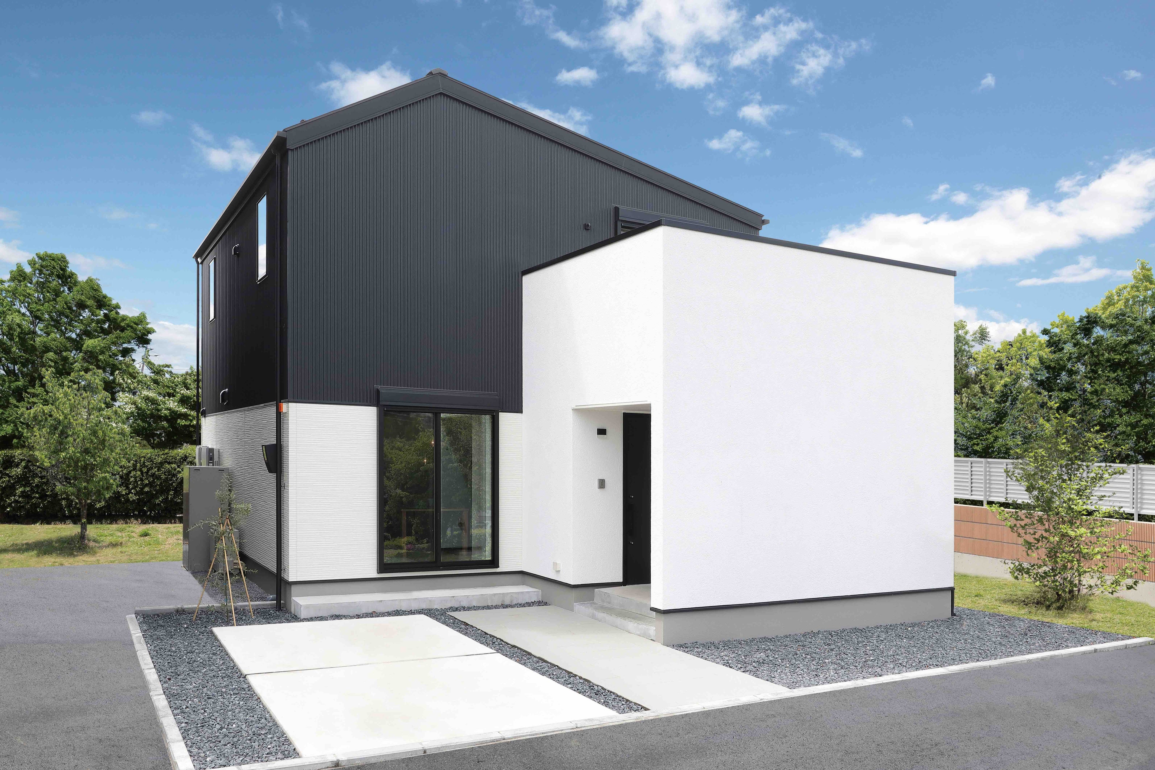 アイフルホーム越谷レイクタウン店のモデルハウス「すごい家」の外観