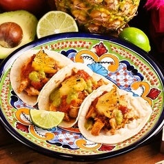 グリルチキン パイナップル添え(3P) 780円