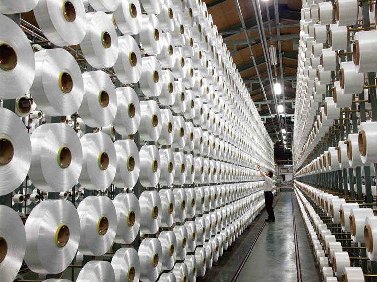 福井市の中心部に社屋を構える老舗の織物会社。イビサのナイロンや裏地の生産をお願いしている、頼れる存在です。