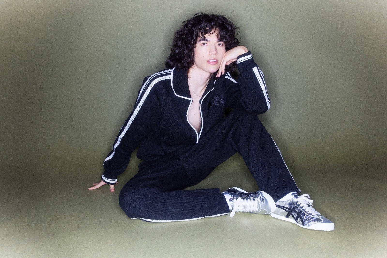 コナン・グレイ氏がOnitsuka Tigerのブランドアンバサダーに就任 | 株式会社アシックスのプレスリリース