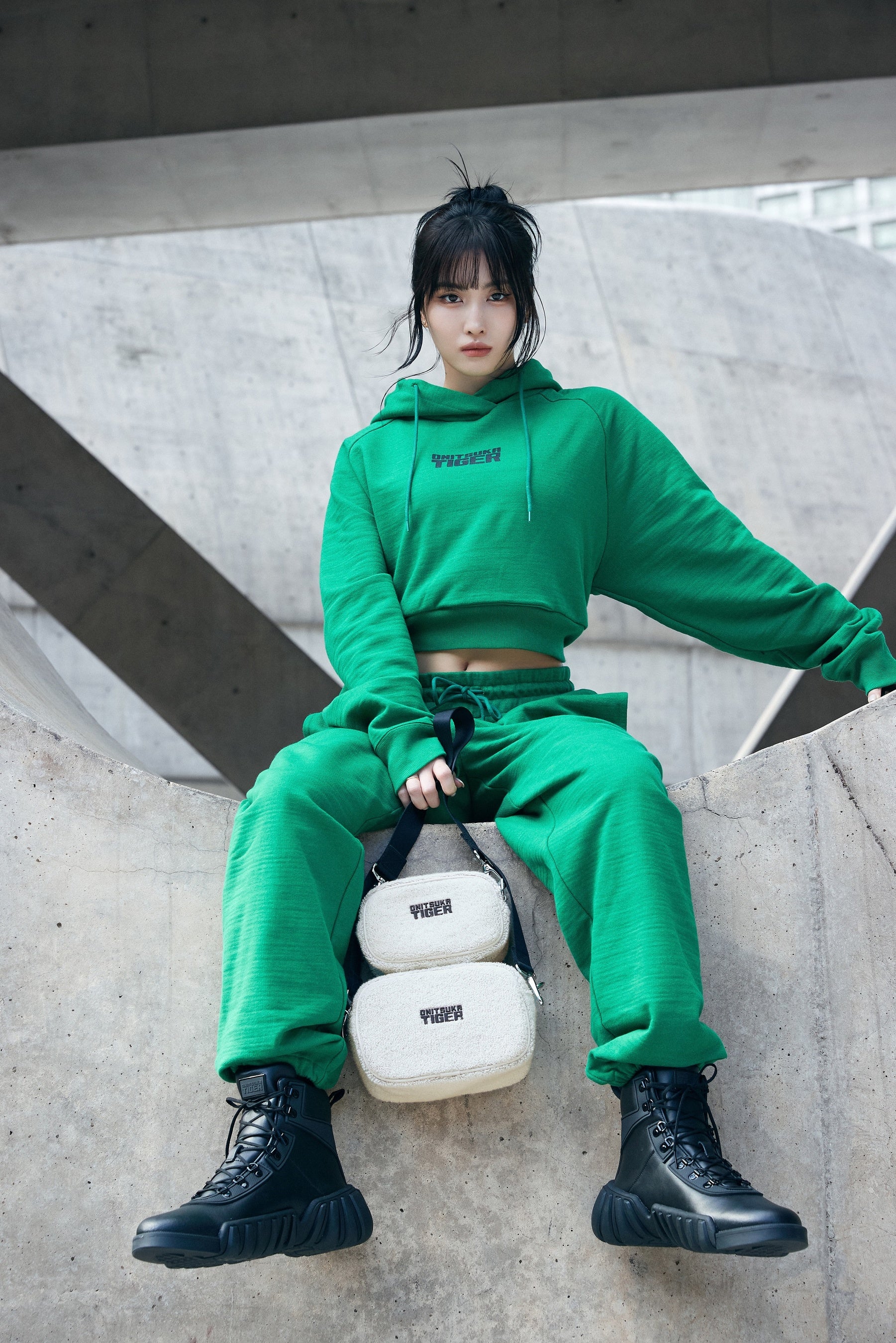 Onitsuka Tiger ブランドアンバサダー MOMO 氏を起用した、AW24