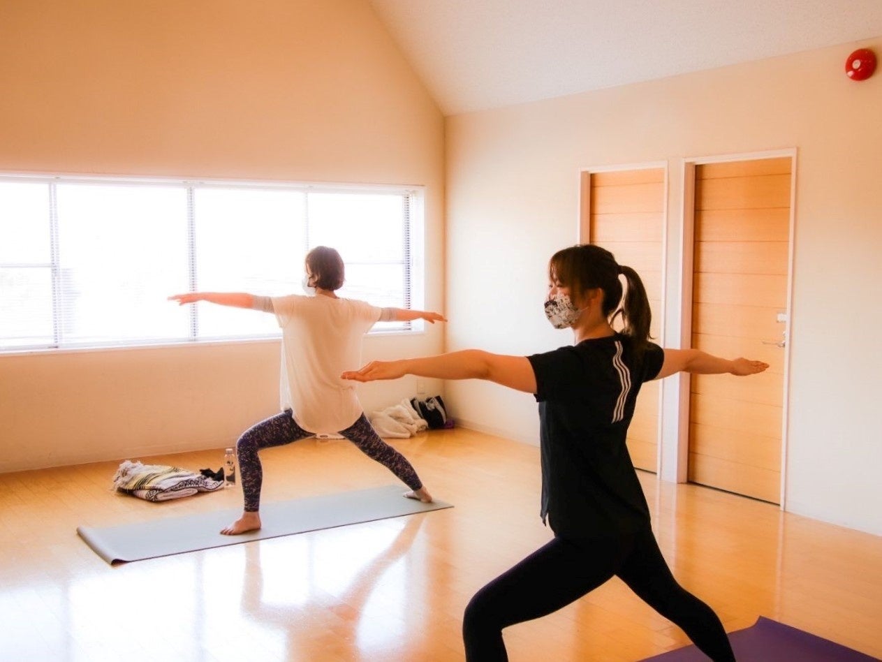 しなやかボディヨガ：レッスンの模様