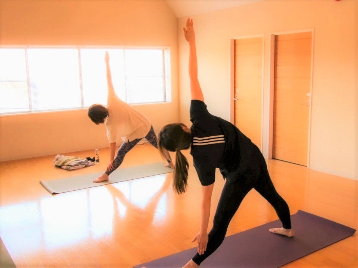 しなやかボディヨガ：レッスンの模様