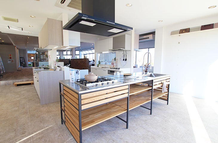 1Fショールームの展示例：システムキッチン